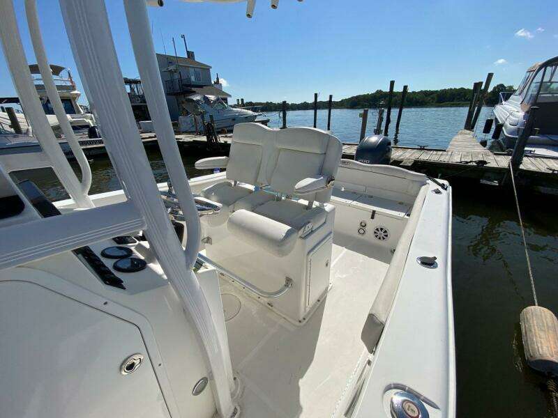 23ft Sea Hunt Yacht For Sale