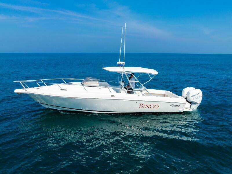 33ft Intrepid Yacht For Sale