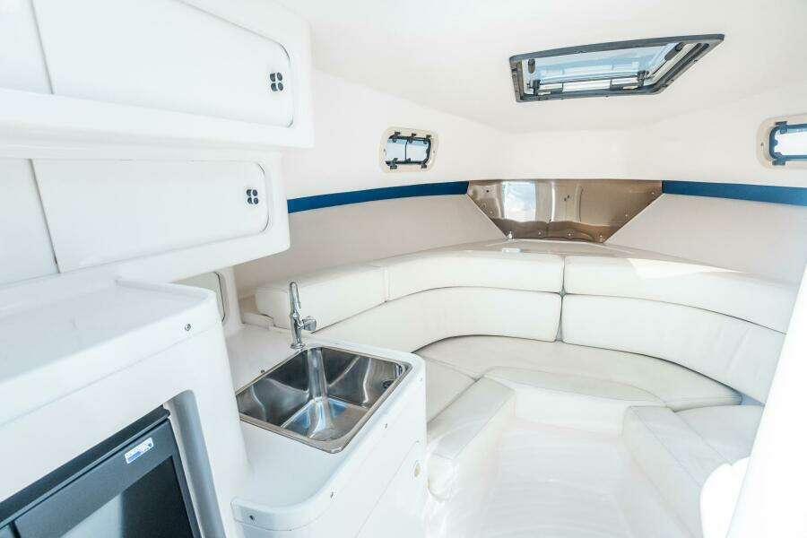 33ft Intrepid Yacht For Sale