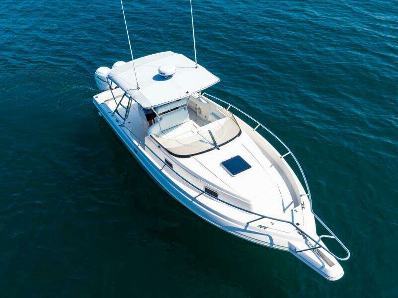 33ft Intrepid Yacht For Sale