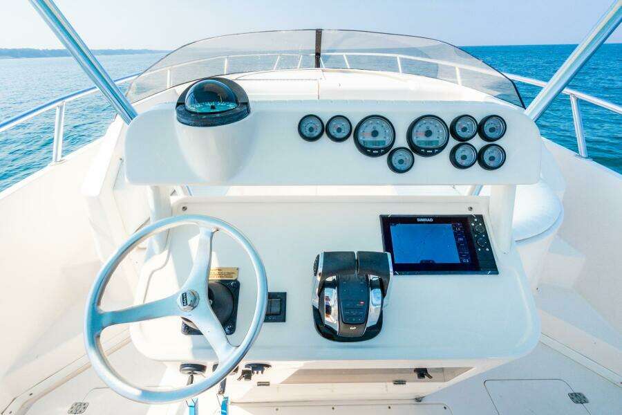 33ft Intrepid Yacht For Sale