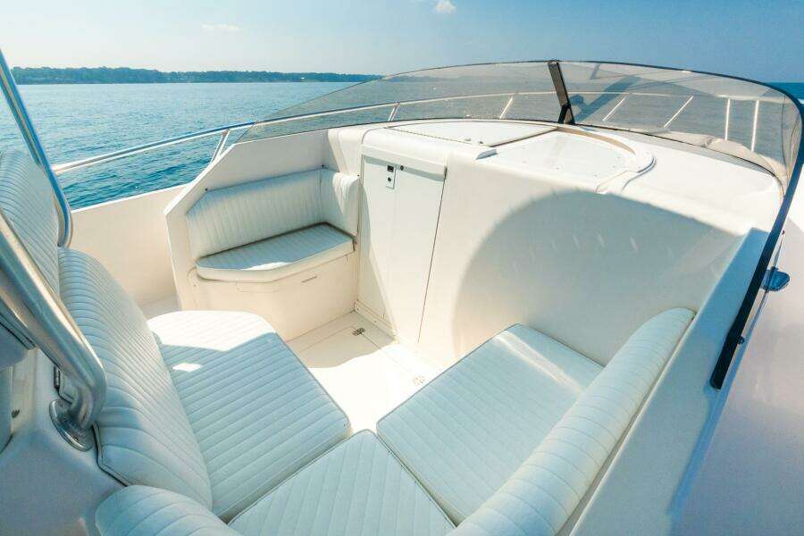 33ft Intrepid Yacht For Sale