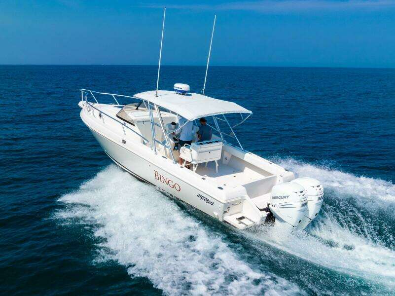 33ft Intrepid Yacht For Sale