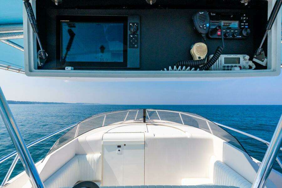 33ft Intrepid Yacht For Sale