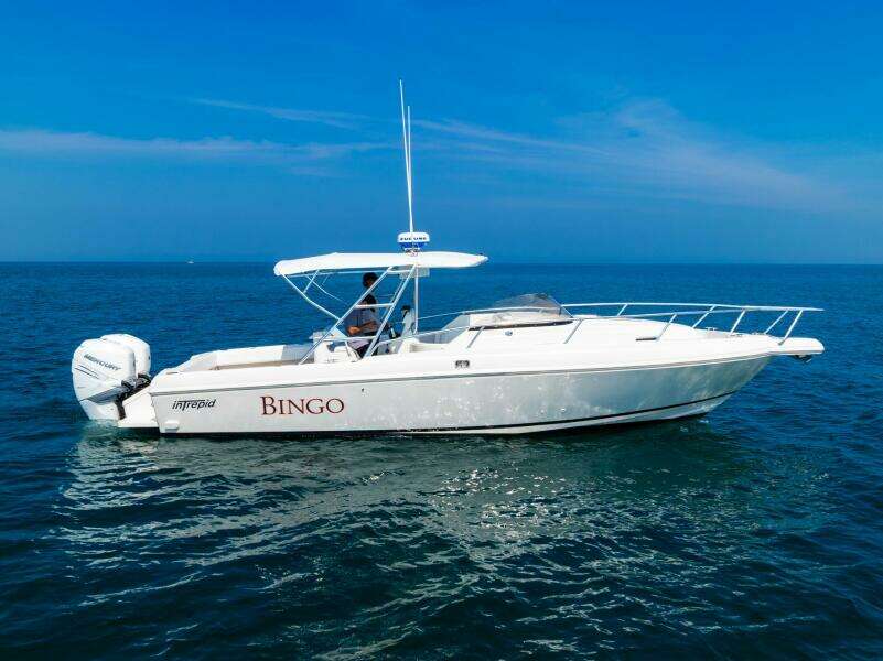 33ft Intrepid Yacht For Sale