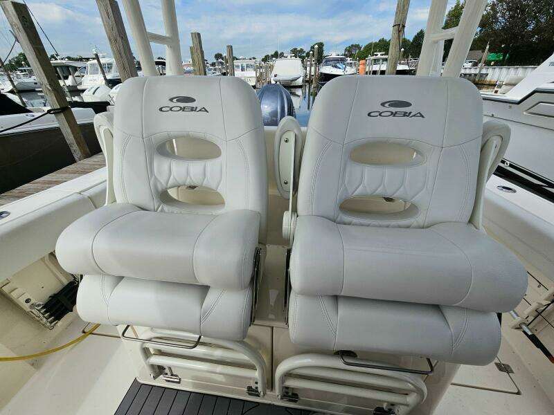 30ft Cobia Yacht For Sale