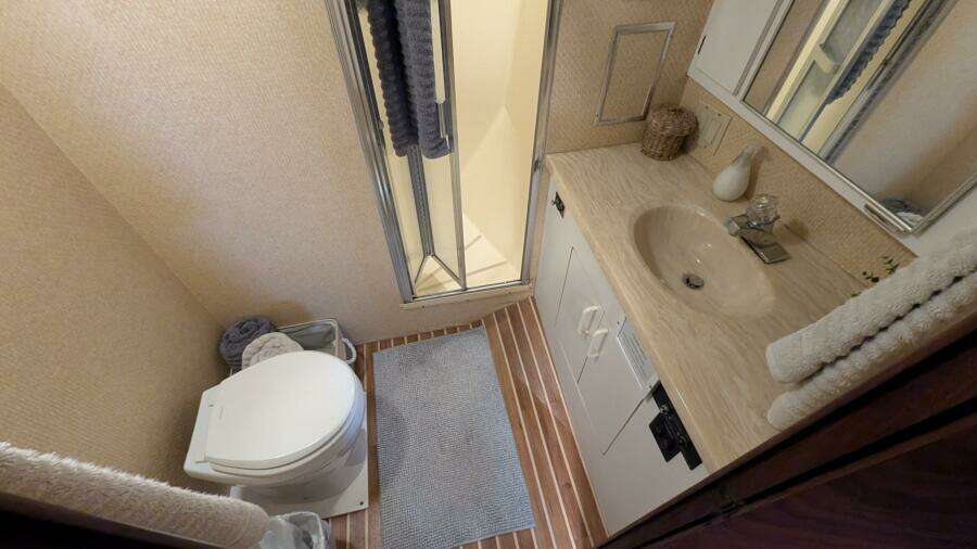 Mas Fina 55ft Hatteras Yacht For Sale