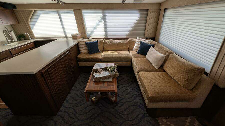 Mas Fina 55ft Hatteras Yacht For Sale