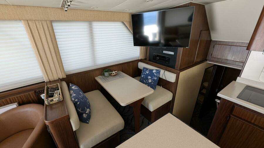 Mas Fina 55ft Hatteras Yacht For Sale