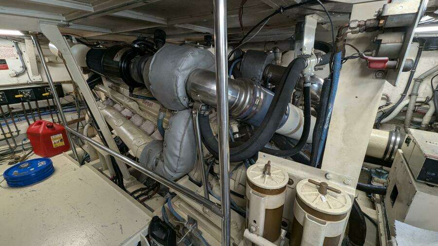 Mas Fina 55ft Hatteras Yacht For Sale