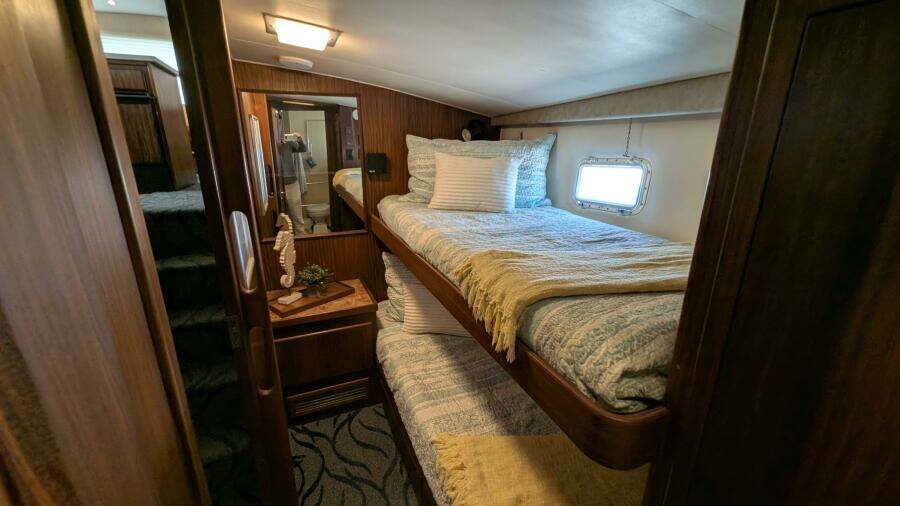 Mas Fina 55ft Hatteras Yacht For Sale