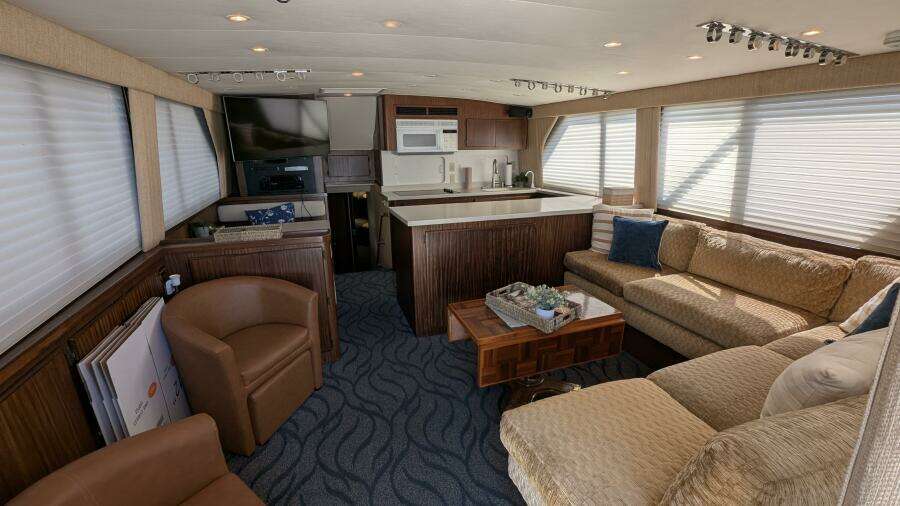 Mas Fina 55ft Hatteras Yacht For Sale