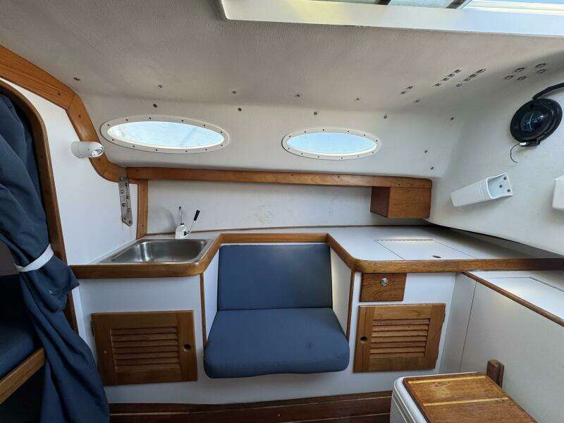 28ft Alerion Yacht For Sale
