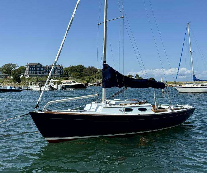 28ft Alerion Yacht For Sale