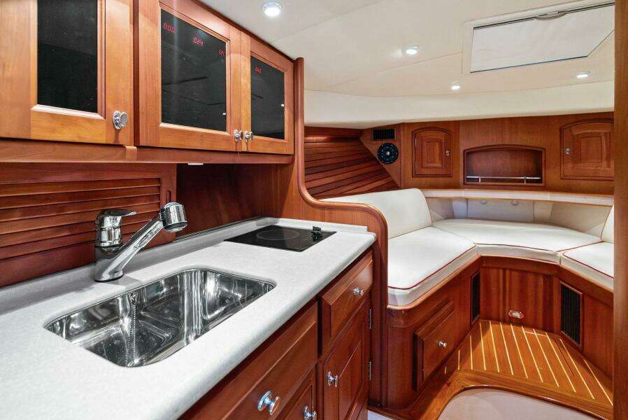 CAPRI 38ft Hinckley Yacht For Sale