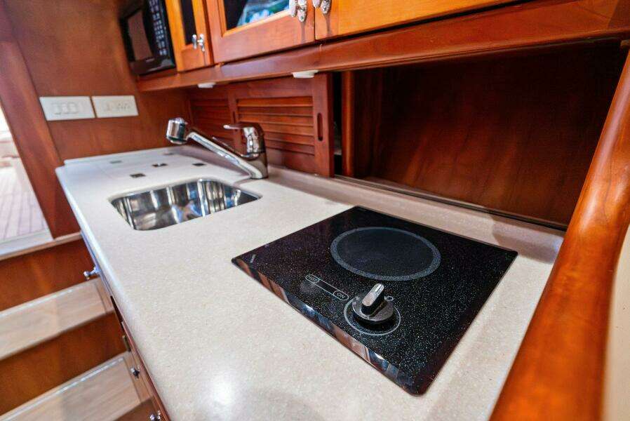 CAPRI 38ft Hinckley Yacht For Sale
