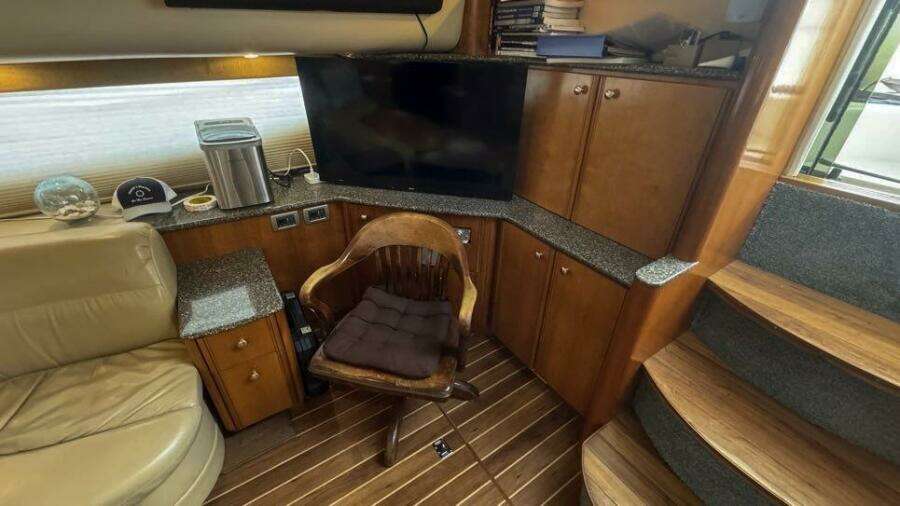 2004 Meridian 459 Salon Entertainment
