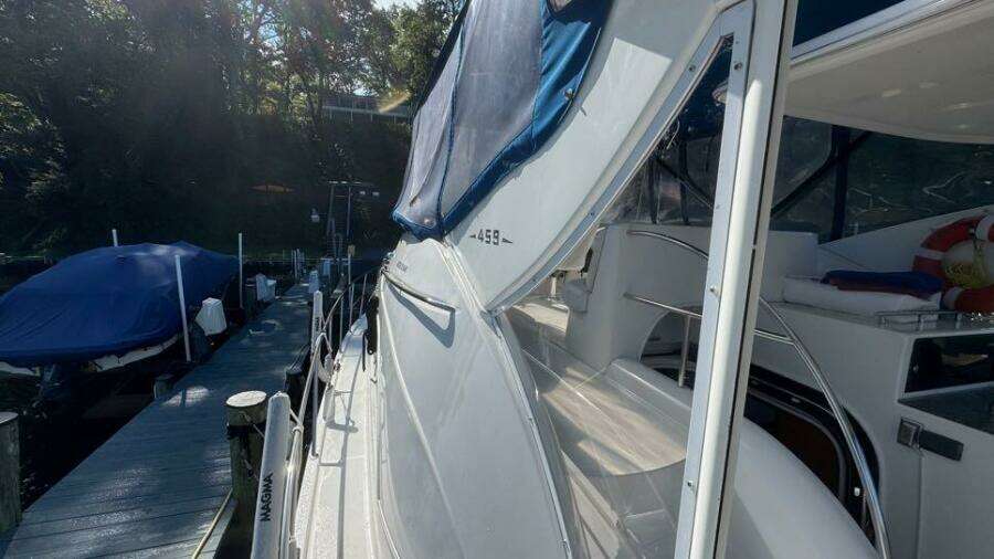 2004 Meridian 459 Side Deck Port
