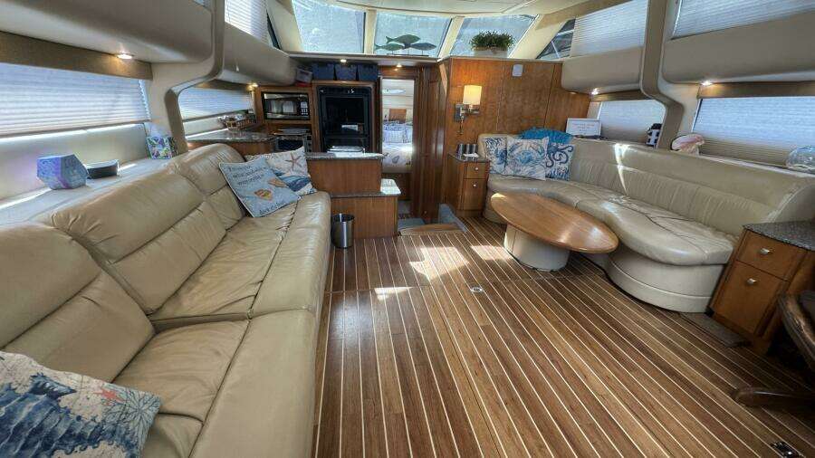 2004 Meridian 459 Salon looking forward
