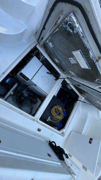 2004 Meridian 459 Storage