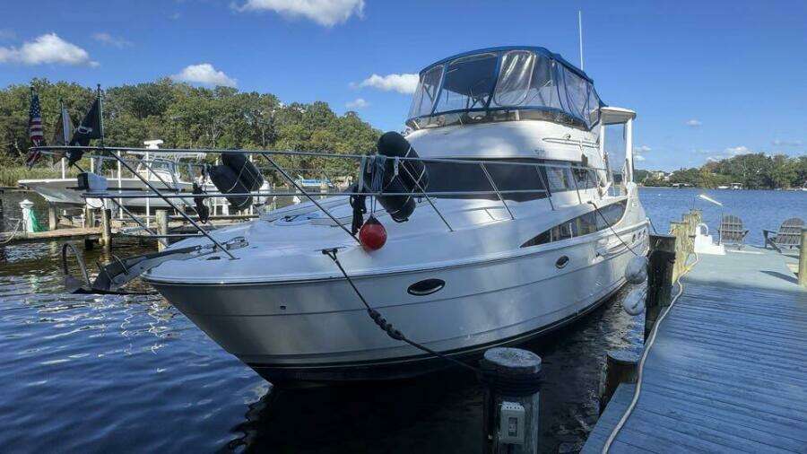 2004 Meridian 459 Exterior Port