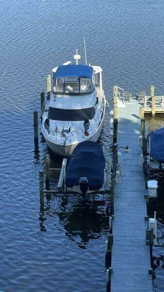 2004 Meridian 459