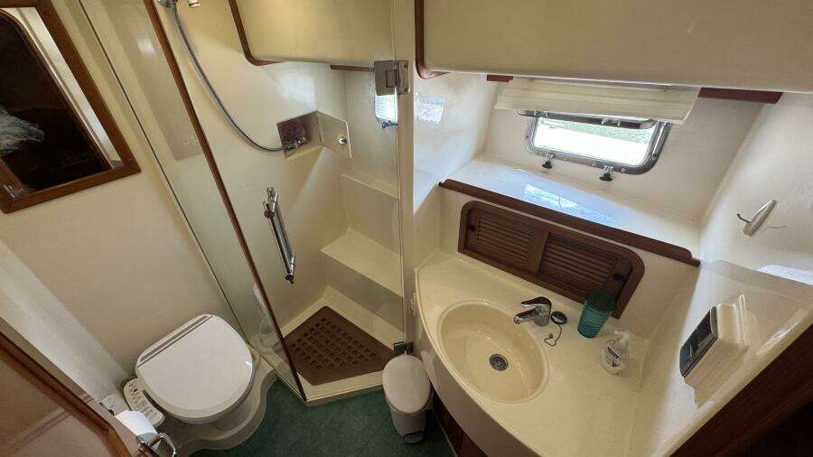 Forward Guest Ensuite Head