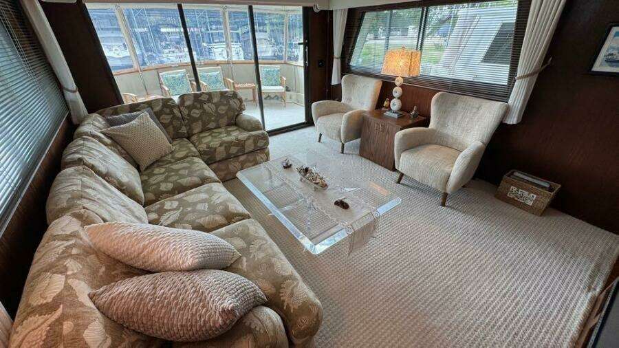 Salon looking aft