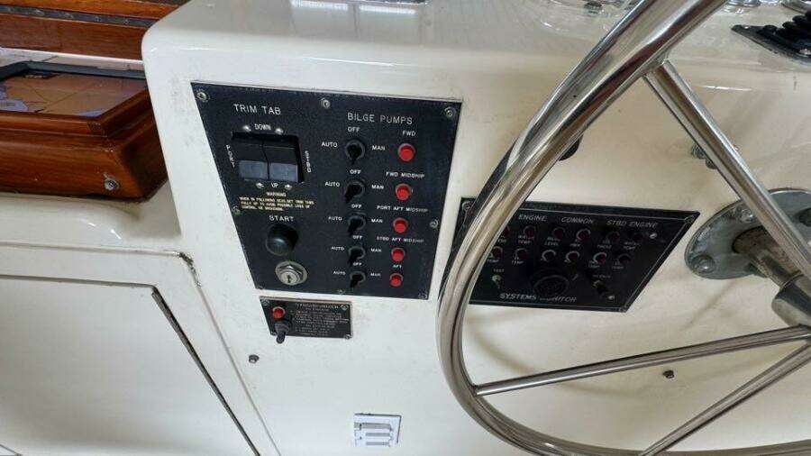 Flybridge Helm Station