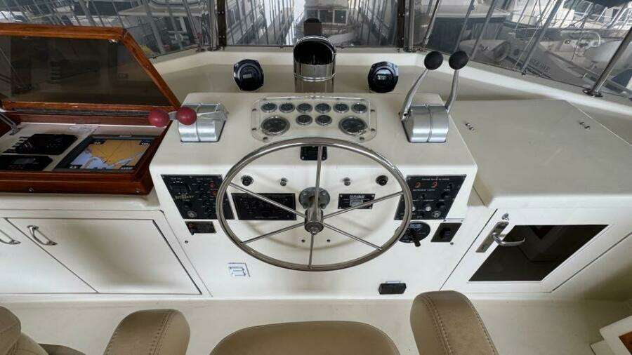 Flybridge Helm Station