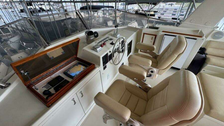 Flybridge Helm Station