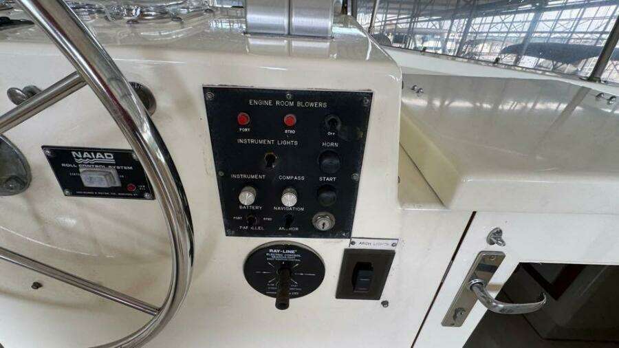 Flybridge Helm Station
