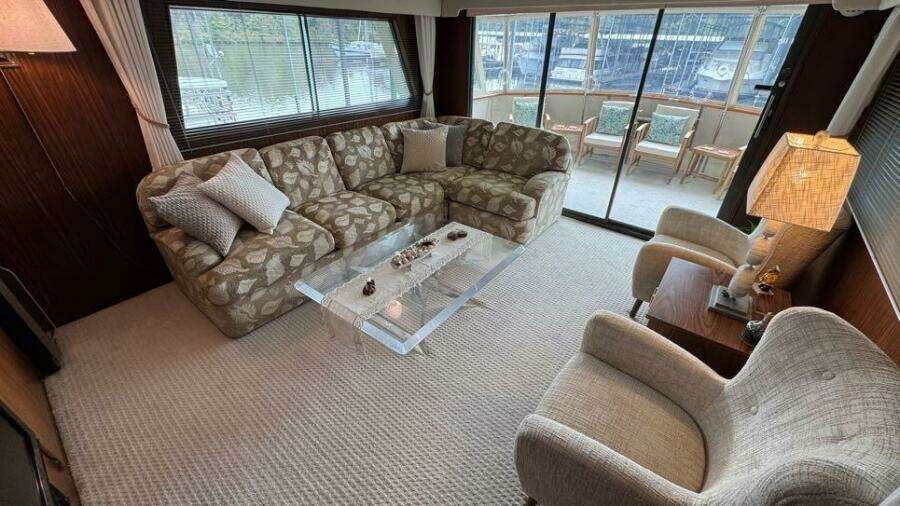 Salon looking aft