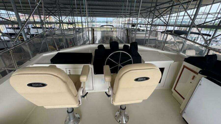 Flybridge Helm Station