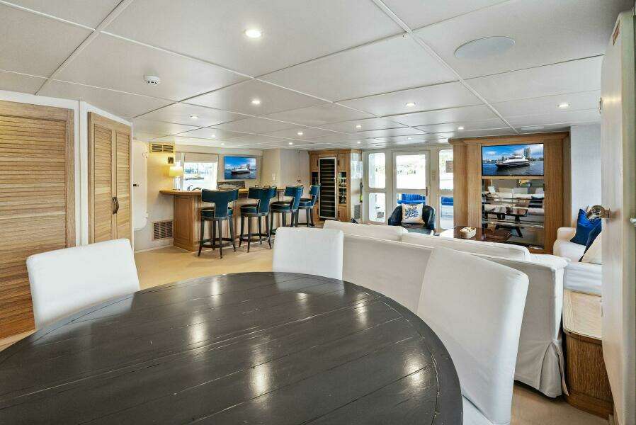 PEGASUS IX 92ft Sabre Yacht For Sale