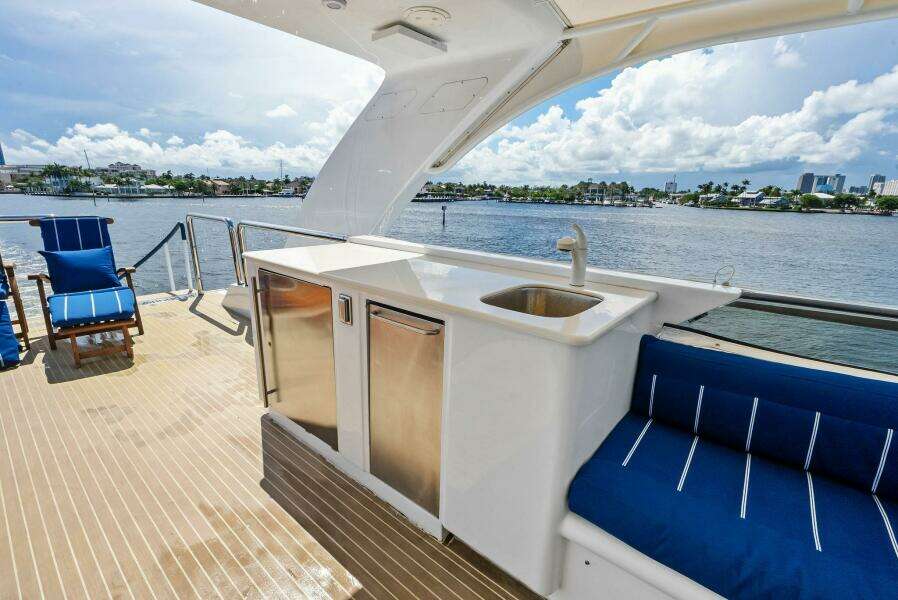 PEGASUS IX 92ft Sabre Yacht For Sale