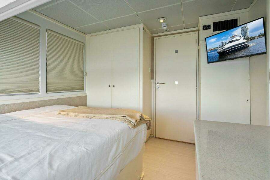 PEGASUS IX 92ft Sabre Yacht For Sale