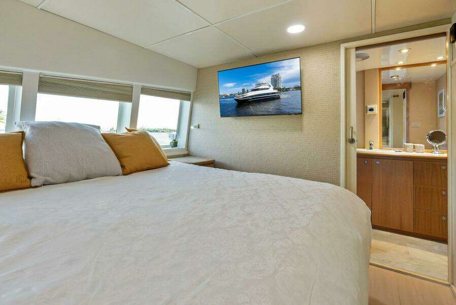 PEGASUS IX 92ft Sabre Yacht For Sale