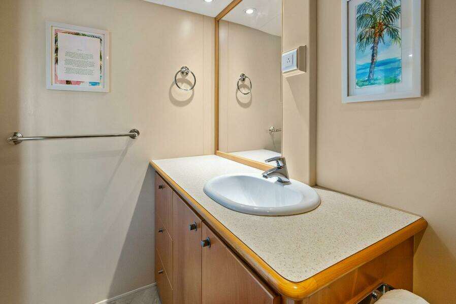 PEGASUS IX 92ft Sabre Yacht For Sale