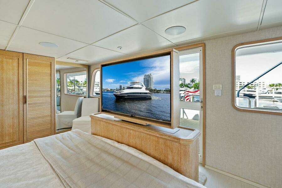 PEGASUS IX 92ft Sabre Yacht For Sale