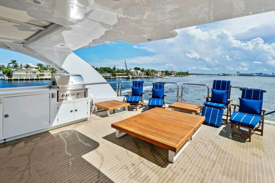PEGASUS IX 92ft Sabre Yacht For Sale