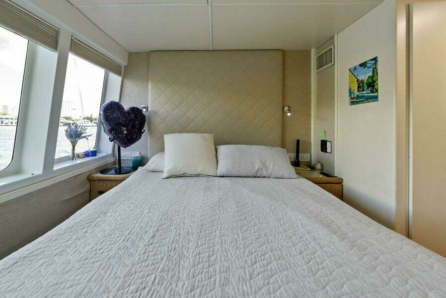 PEGASUS IX 92ft Sabre Yacht For Sale