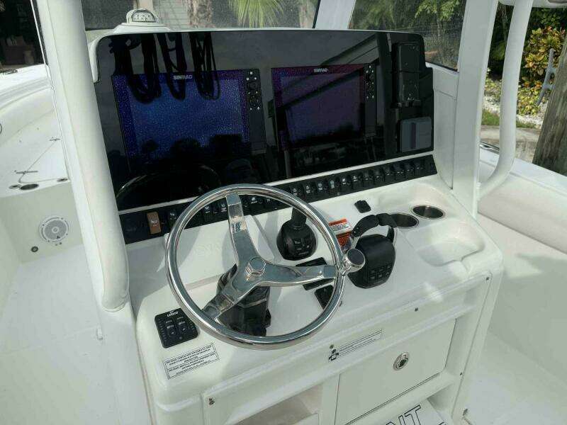 Just A Few Friends II 30ft Sea Hunt Yacht For Sale