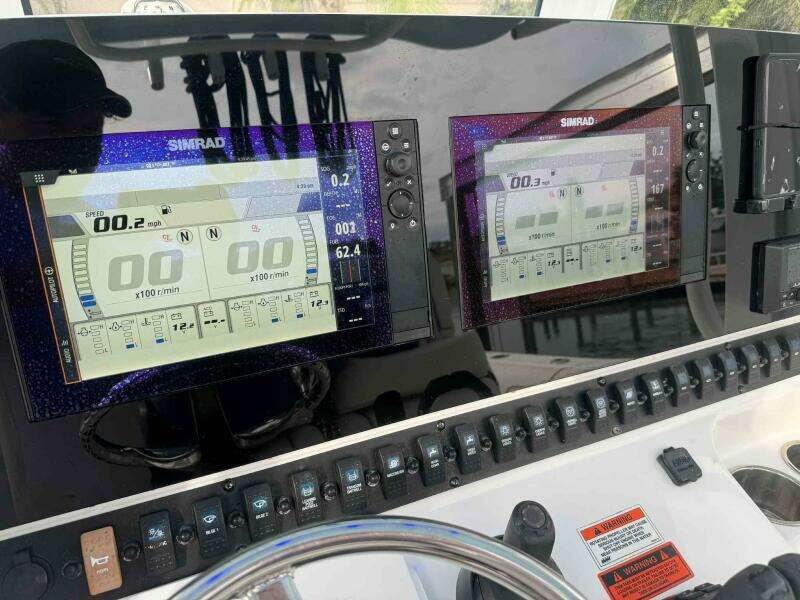 Just A Few Friends II 30ft Sea Hunt Yacht For Sale