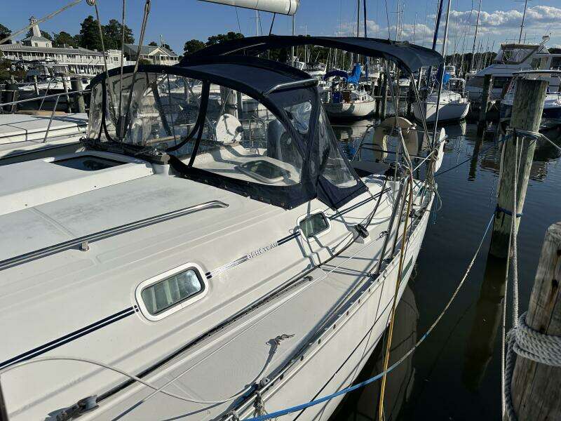 Cool Breeze 33ft Beneteau Yacht For Sale