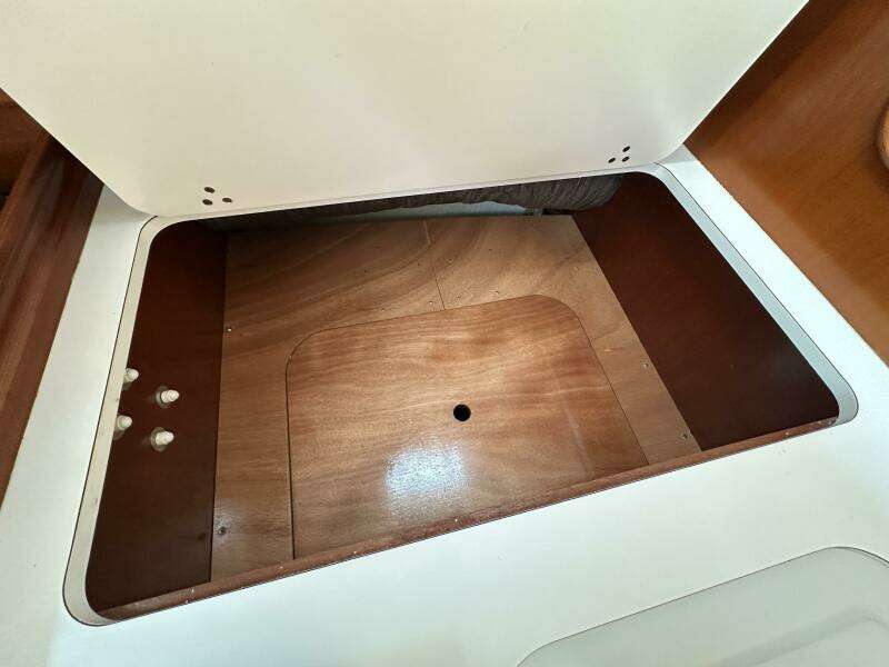 Cool Breeze 33ft Beneteau Yacht For Sale