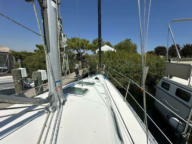 Cool Breeze 33ft Beneteau Yacht For Sale