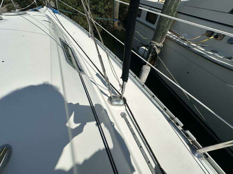 Cool Breeze 33ft Beneteau Yacht For Sale