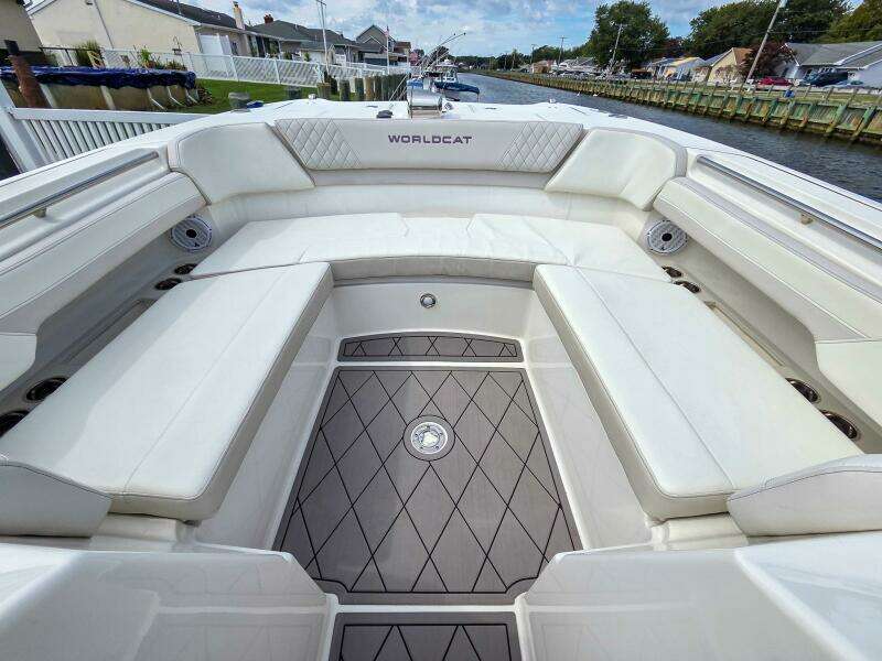 29ft World Cat Yacht For Sale