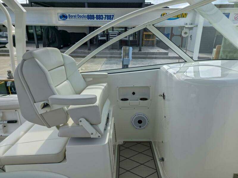29ft World Cat Yacht For Sale